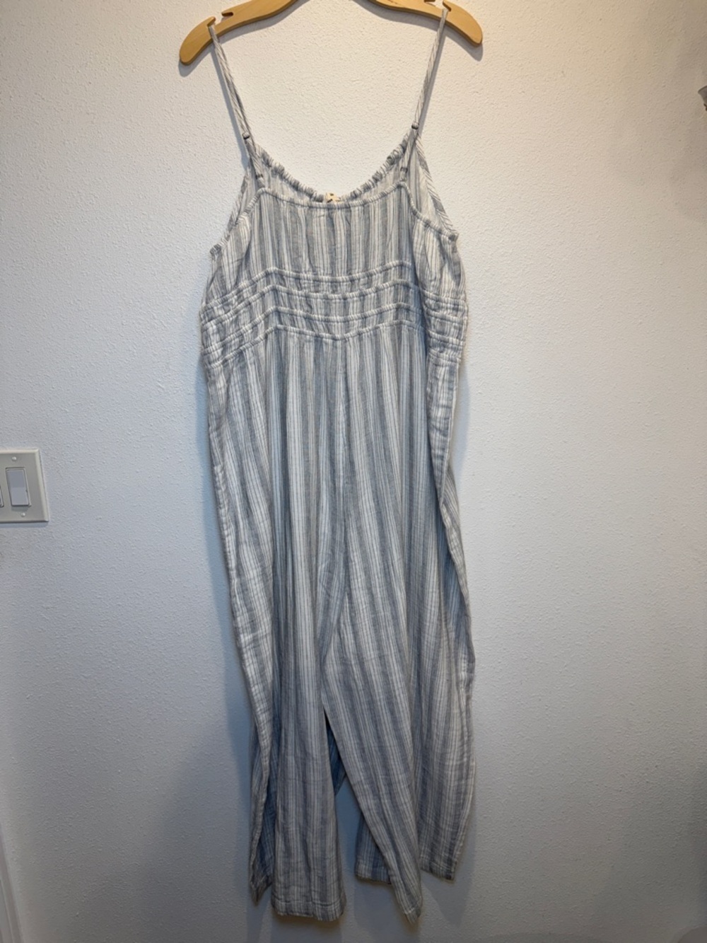 Lucky Brand NWT Striped Gauzy Jumpsuit Light Gray Striped Wide-Leg Jumps XXL - Picture 3 of 7